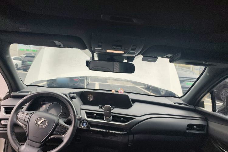 Used Lexus UX 2020 260h Explore & Adventure Edition Headliner