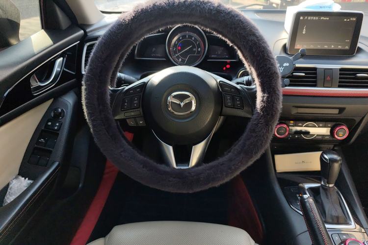 Used Mazda 3 Axela 2014 Sedan 2.0L Automatic Flagship Model