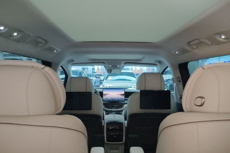 Used Denza D9 2022 DM-i 970 Four-Wheel Drive Prestige Model Headliner