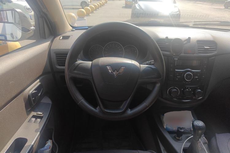 Used Wuling Hongguang 2015 1.5L S Basic Version China V Standard Steering Wheel