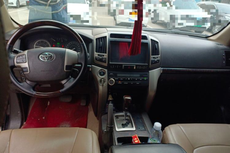 Used Toyota Land Cruiser 2010 4.0L Automatic VX
