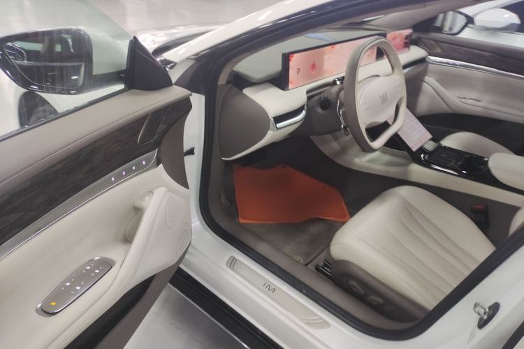 Used IM L7 2022 Dynamic Model Interior 3