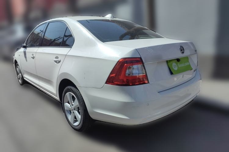 Used Skoda Rapid 2015 1.6L Automatic Smart Selection Model