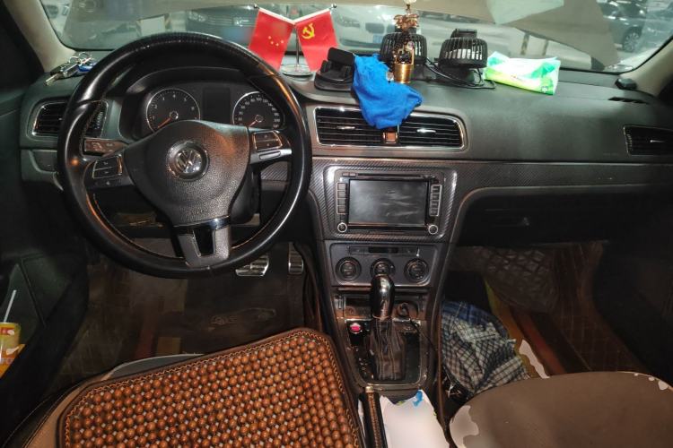 Used Volkswagen Cross Lavida 2014 1.4TSI DSG
