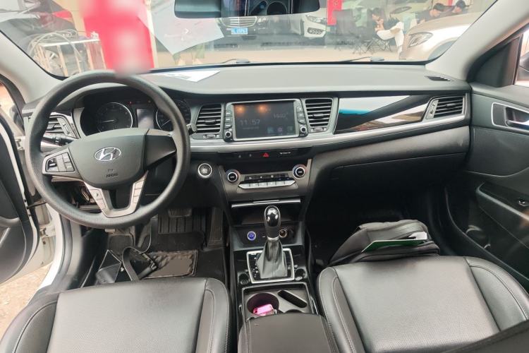 Used Hyundai Mistra 2017 1.8L Automatic Smart GLS China V Standard Center Console