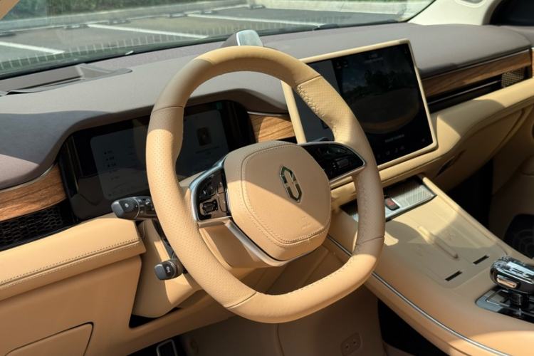 Used Hima AITO M7 2024 1.5T Intelligent Driving Rear-Drive Max Edition 6 Seats Interior 2