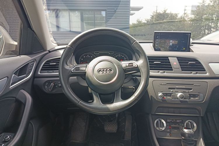 Used Audi Q3 2015 30 TFSI Comfort Model Steering Wheel