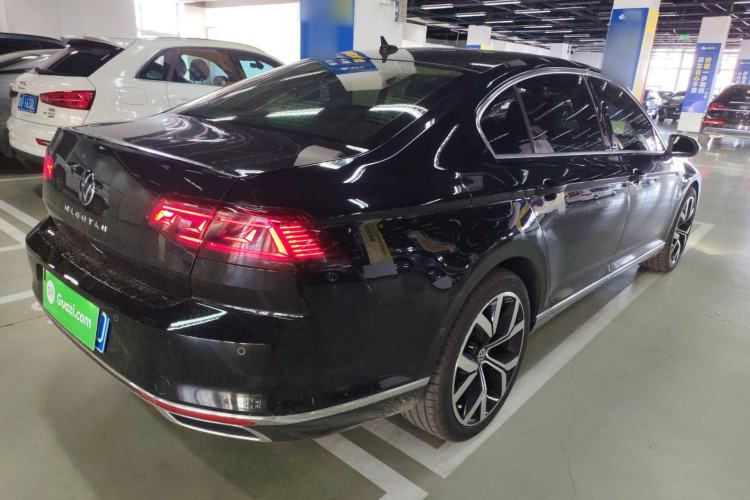 Used Volkswagen Magotan 2020 380TSI DSG Luxury Version Rear Right 45 Deg