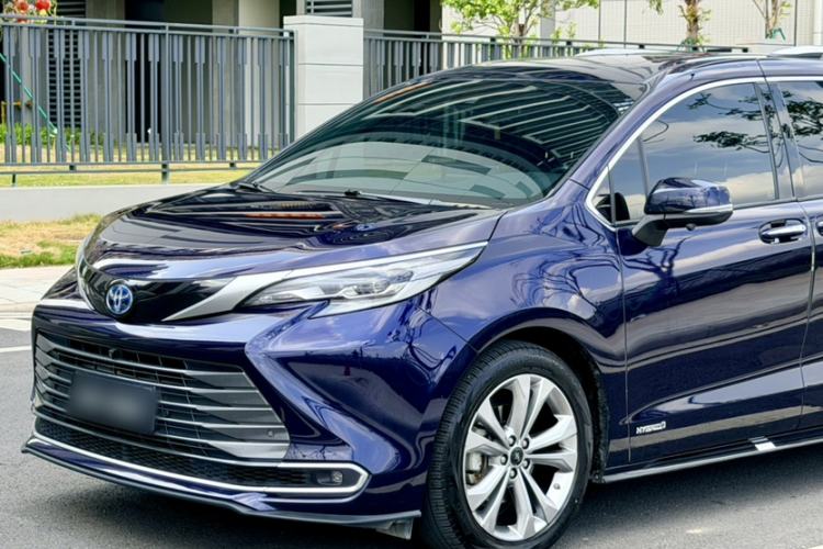 Used Toyota SIENNA 2021 2.5L Hybrid Ultimate Edition Exterior 4