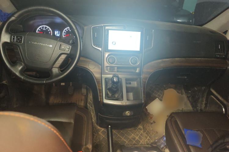 Used FORTHING Lingzhi PLUS 2021 Travel Edition 2.0L Manual Luxury 7-Seater Center Console