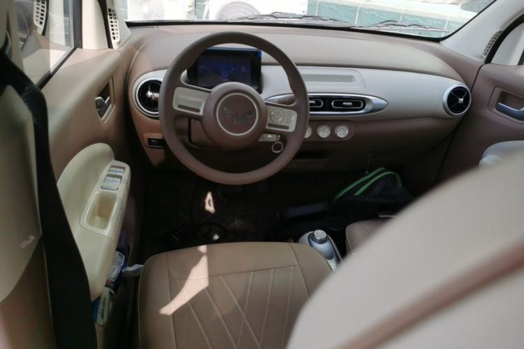 Used Wuling Hongguang MINIEV 2025 Four-Door Version Advanced Edition Center Console