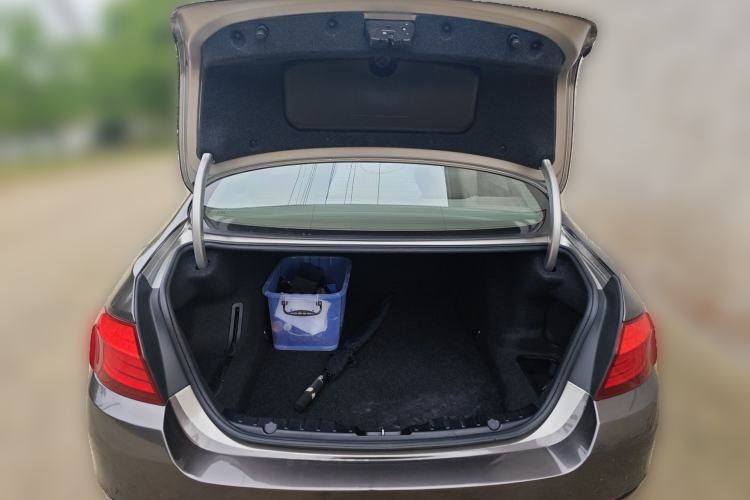 Used BMW 5 Series 2012 530Li Leading Model