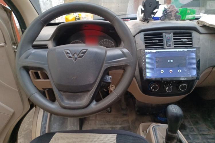 Used Wuling Rongguang 2014 1.2L S Standard Model