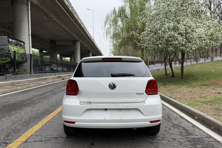 Used Volkswagen Polo 2016 1.4L Manual Fashion Model