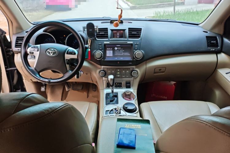 Used Toyota Highlander 2013 2.7L Two-Wheel Drive 7-Seater Zijin Edition
