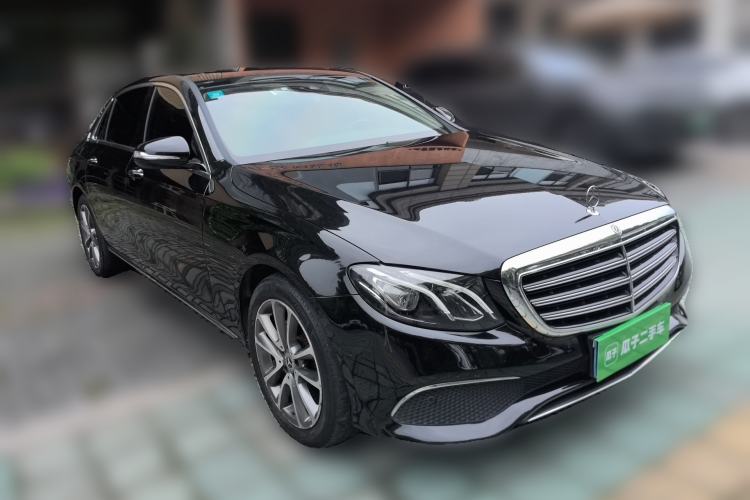 Used Mercedes-Benz E-Class 2016 E 200 L Front Right 45 Deg