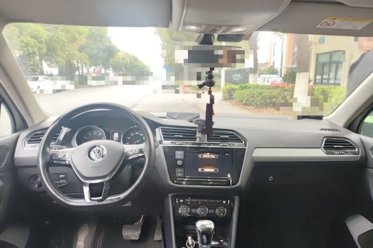 Used Volkswagen Tiguan L 2018 Facelift 330TSI Automatic Two-Wheel Drive Luxury Edition Center Console