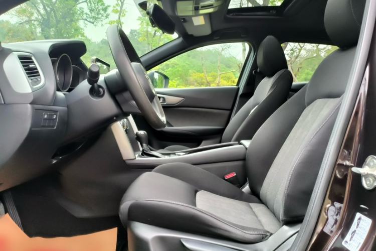 Used Mazda CX-4 2018 2.0L Automatic Two-Wheel Drive Blue Sky Dynamic Version China V Standard Interior 3