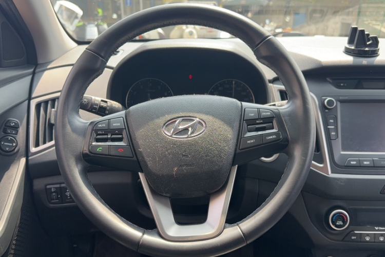 Used Hyundai ix25 2015 2.0L Automatic Two-Wheel Drive Intelligent GLS
