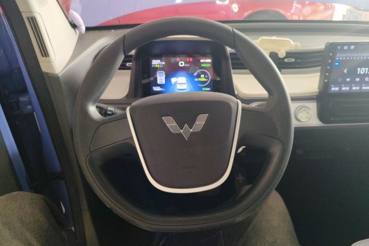 Used Wuling Hongguang MINIEV 2021 Macaron Sandwich Model 120 km Lithium NMC
