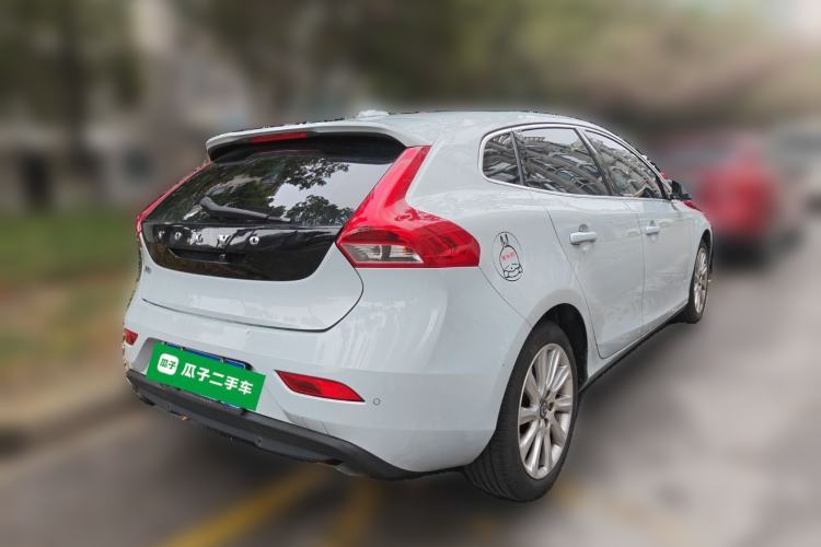 Used Volvo V40 2014 2.0T Zhiya Edition Rear Right 45 Deg