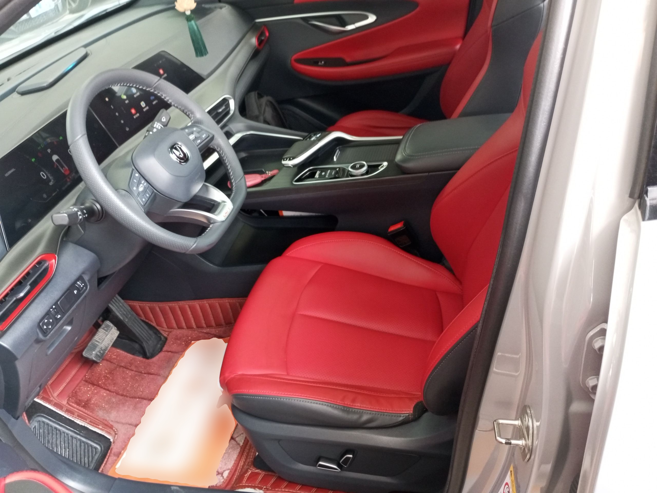 Переднее сиденье в автомобиле