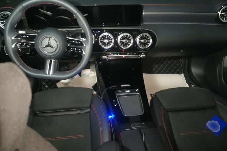 Used Mercedes-Benz A-Class 2025 A 200 L Fashion Model Center Console