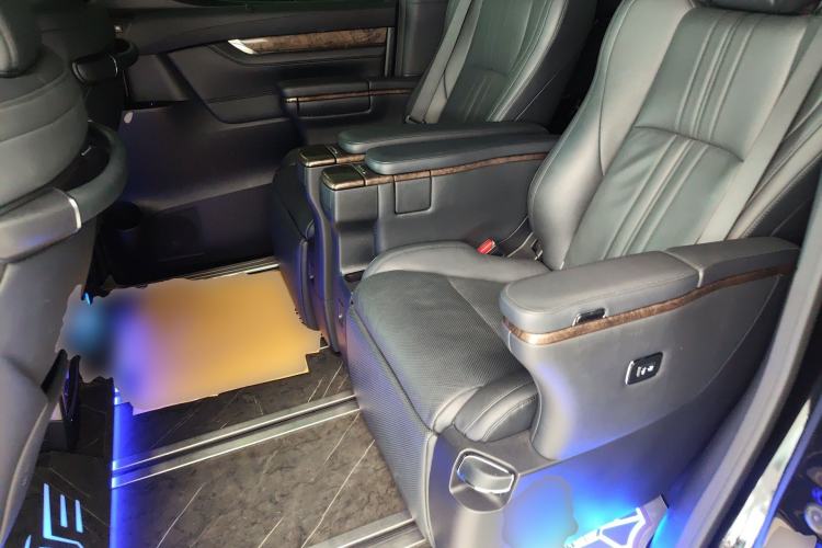 Used Toyota Alphard 2021 Dual-Engine 2.5L Prestige Edition Left Rear Seat