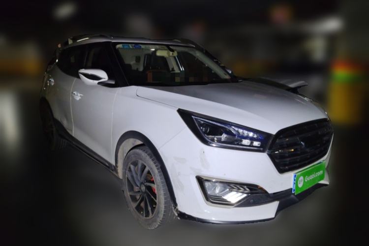 Used Zotye T300 2017 1.5T CVT Luxury Model Front Right 45 Deg