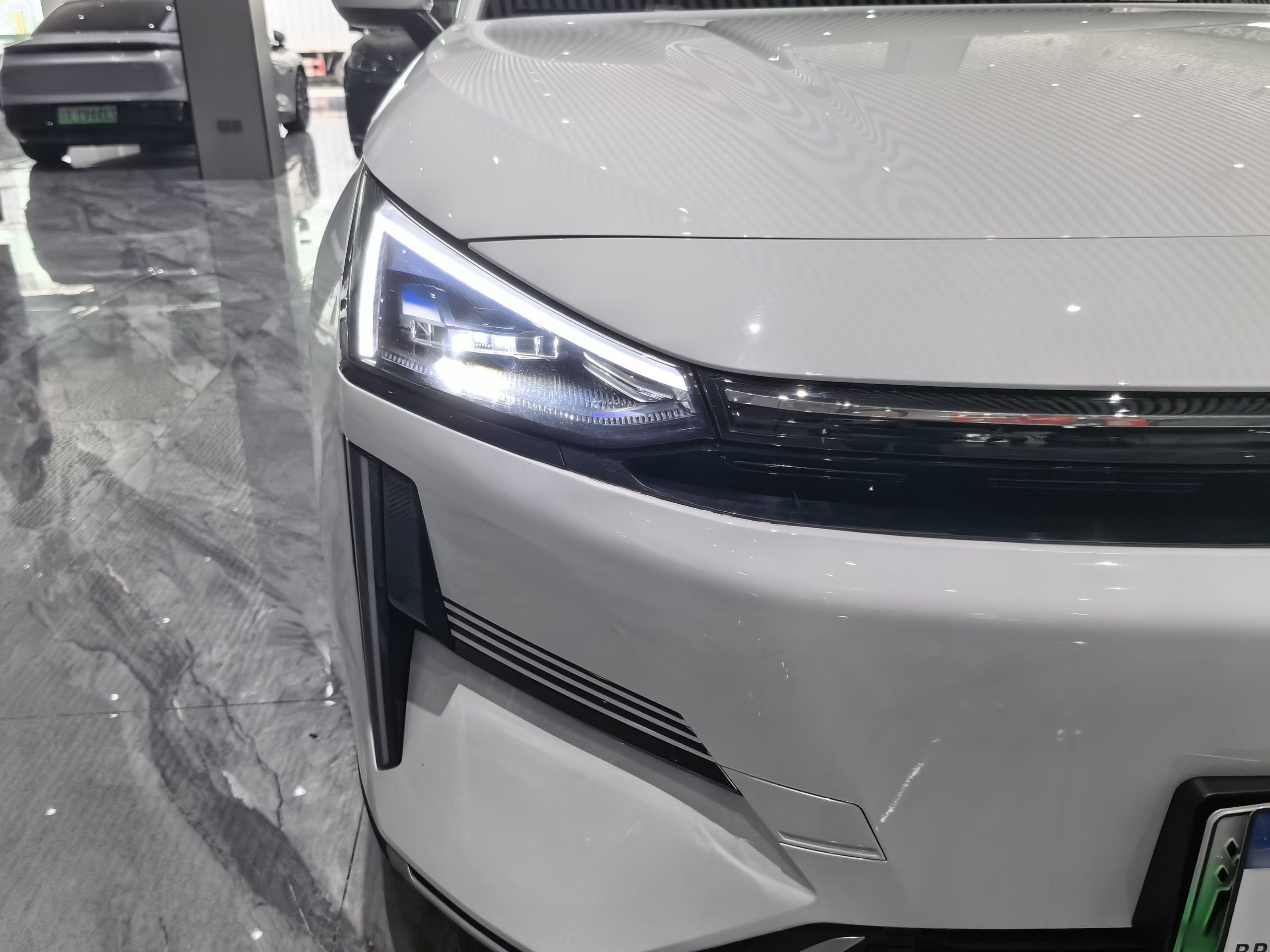 Geely Galaxy L6 2025 EM-i 60km Launch Edition — снимка 15