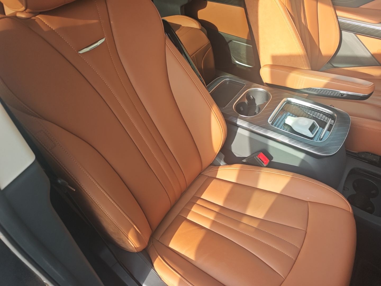 Hongqi HQ9 PHEV 2024 2.0T Four-Wheel Drive Business Edition — снимка 19
