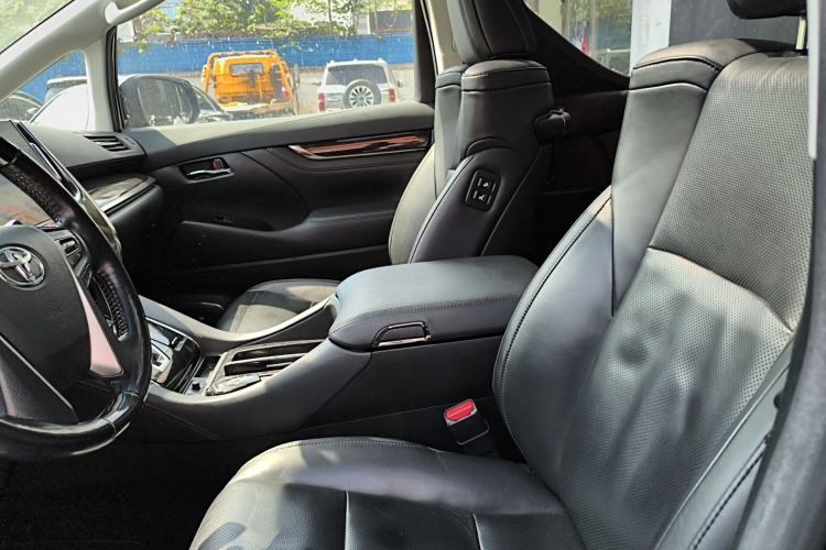 Used Toyota Vellfire 2021 Crown Dual-Engine 2.5L HV Luxury Edition
