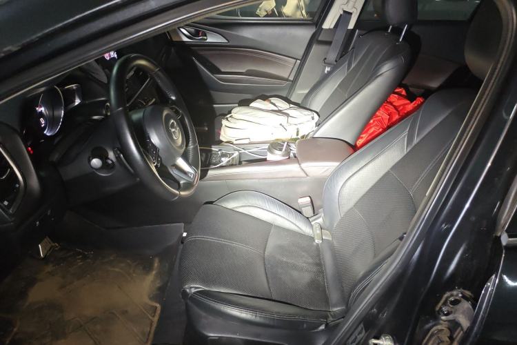 Used Mazda 3 Axela 2017 Hatchback 2.0L Automatic Sport Model China V Emission Standard
