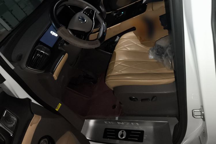 Used Denza D9 2023 DM-i 965 Luxury Model