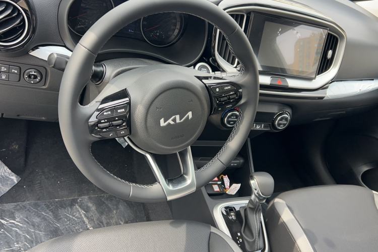 Used Kia kx1 Stonic 2026 Model 1.4L Sunroof Edition Interior 3