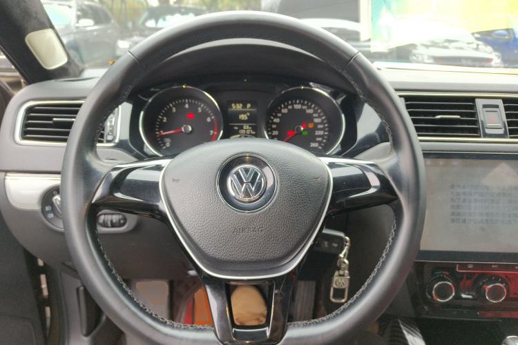 Used Volkswagen Sagitar 2015 1.6L Automatic Comfort Model Steering Wheel