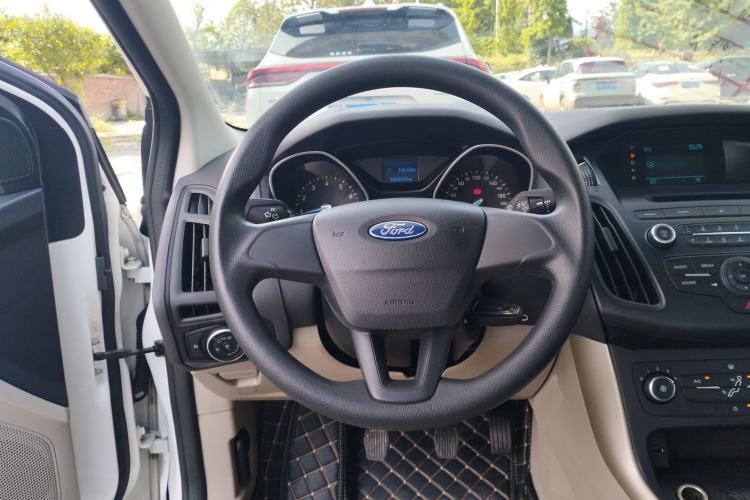 Used Ford Focus 2015 Sedan 1.6L Manual Comfort Model