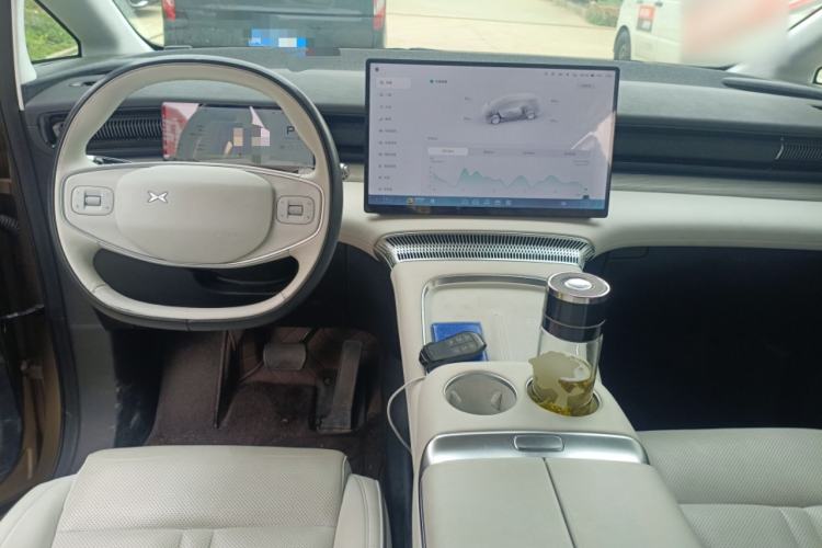 Used XPeng X9 2024 702 Ultra-Long Range Max Center Console
