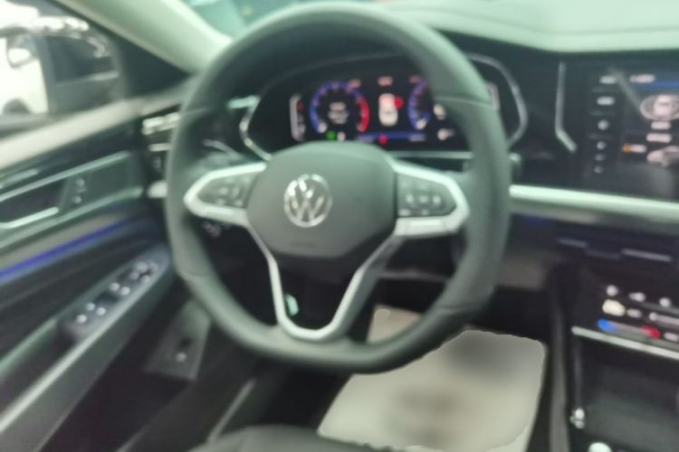 Used Volkswagen Passat 2025 Outstanding Model 380TSI Dragon Glory Edition
