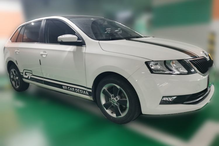 Used Skoda Rapid Spaceback 2019 Revised Version 1.5L Automatic Comfort Edition China VI Standard Front Right 45 Deg