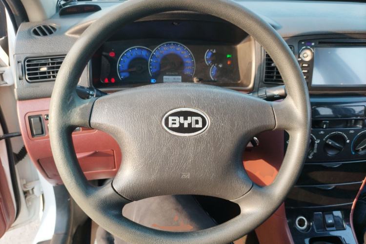 Used BYD F3 2012 Energy-Saving Model 1.5L Manual Comfort Version Steering Wheel