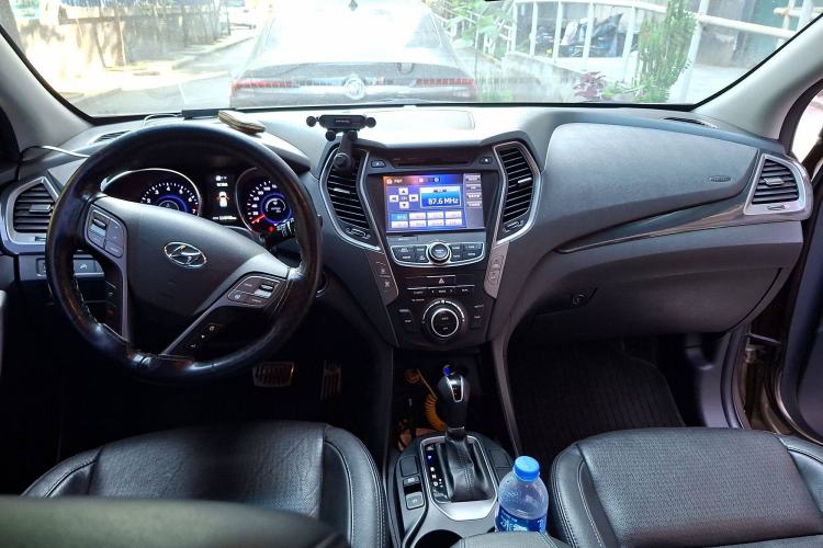Used Hyundai Santa Fe 2013 Revised Version 2.4L Automatic All-Wheel Drive Smart Type Center Console