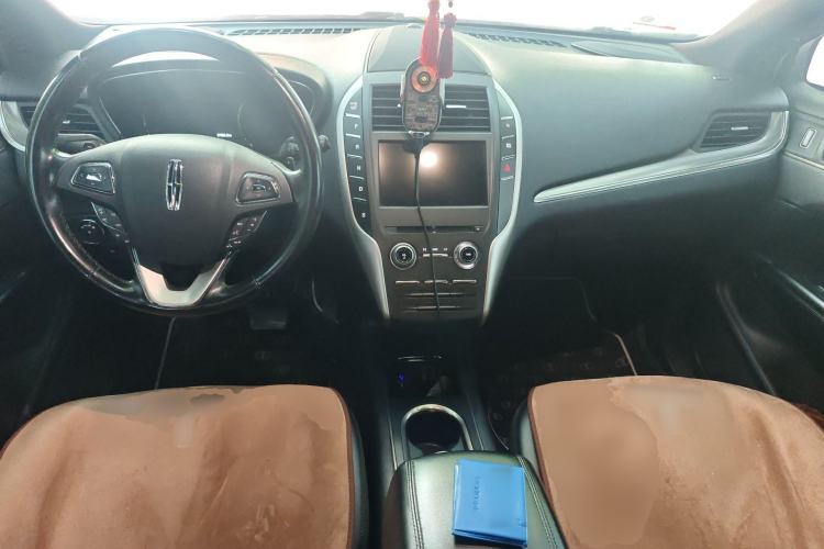 Used Lincoln MKC 2017 2.0T Two-Wheel Drive Deluxe Edition Center Console