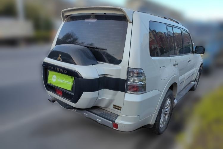 Used Mitsubishi Pajero 
