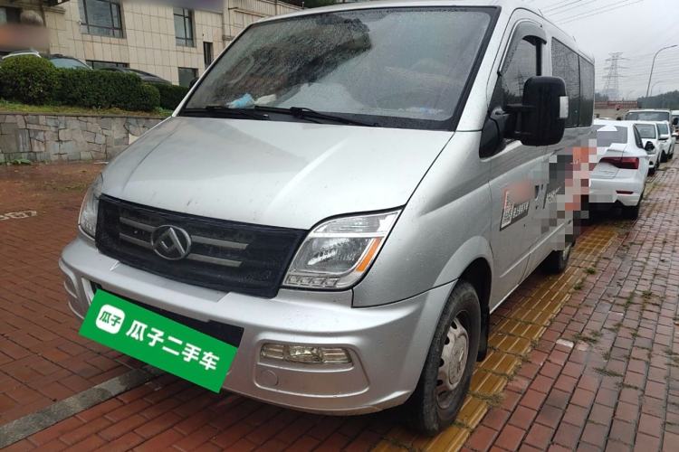 Used SAIC MAXUS Xintu V80 2023 2.0T Manual Classic Aoyuntong Short Wheelbase Ultra-Low Roof 5/6-Seater