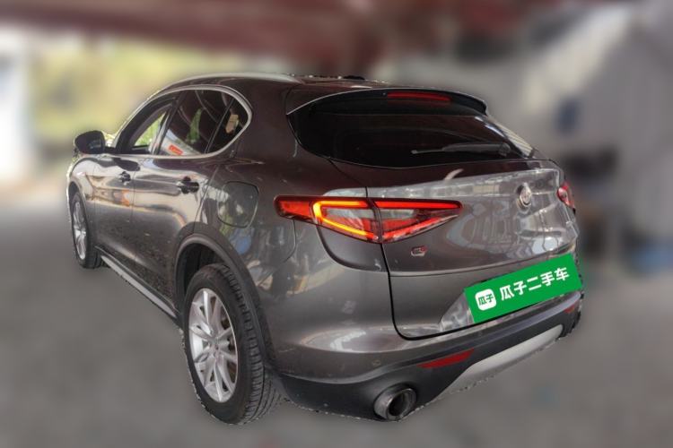 Used Alfa Romeo Stelvio 2017 2.0T 200HP Luxury Edition Rear Left 45 Deg