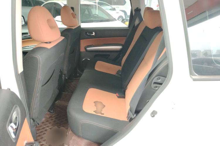 Used Dongfeng Fengdu MX6 2016 2.0L CVT Two-Wheel Drive All-Around Version
