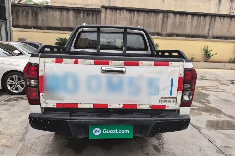 Used Isuzu D-MAX 2015 2.5T 4x4 Manual Base Version 4JK1