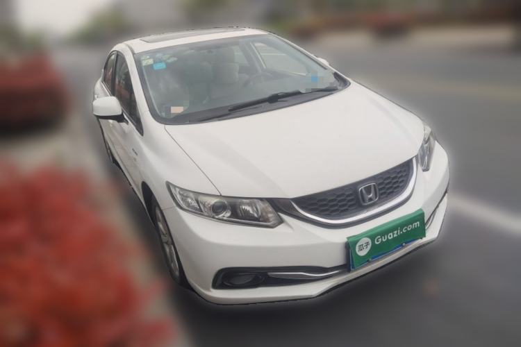 Used Honda Civic 2014 1.8L manual Comfort version Front Right 45 Deg