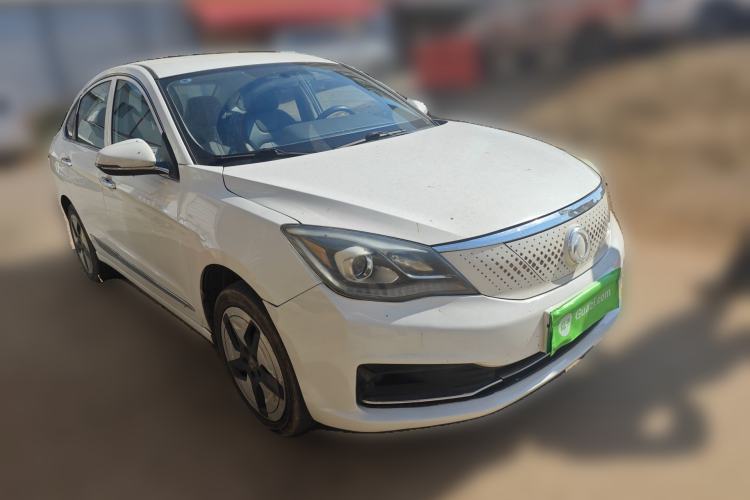 Used Dongfeng Aeolus E70 2021 Revised Version 500 Ultra-Comfort Edition Front Right 45 Deg